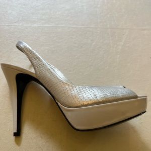 White & Silver Snake Pattern Dress Shoe